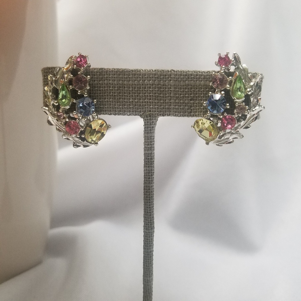 Lisner Vintage Clip On Earrings